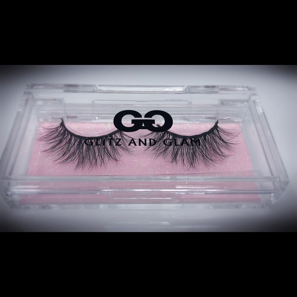🎀Glitz & Glam Cruelty Free Lashes- Hunting… - Picture 4 of 4